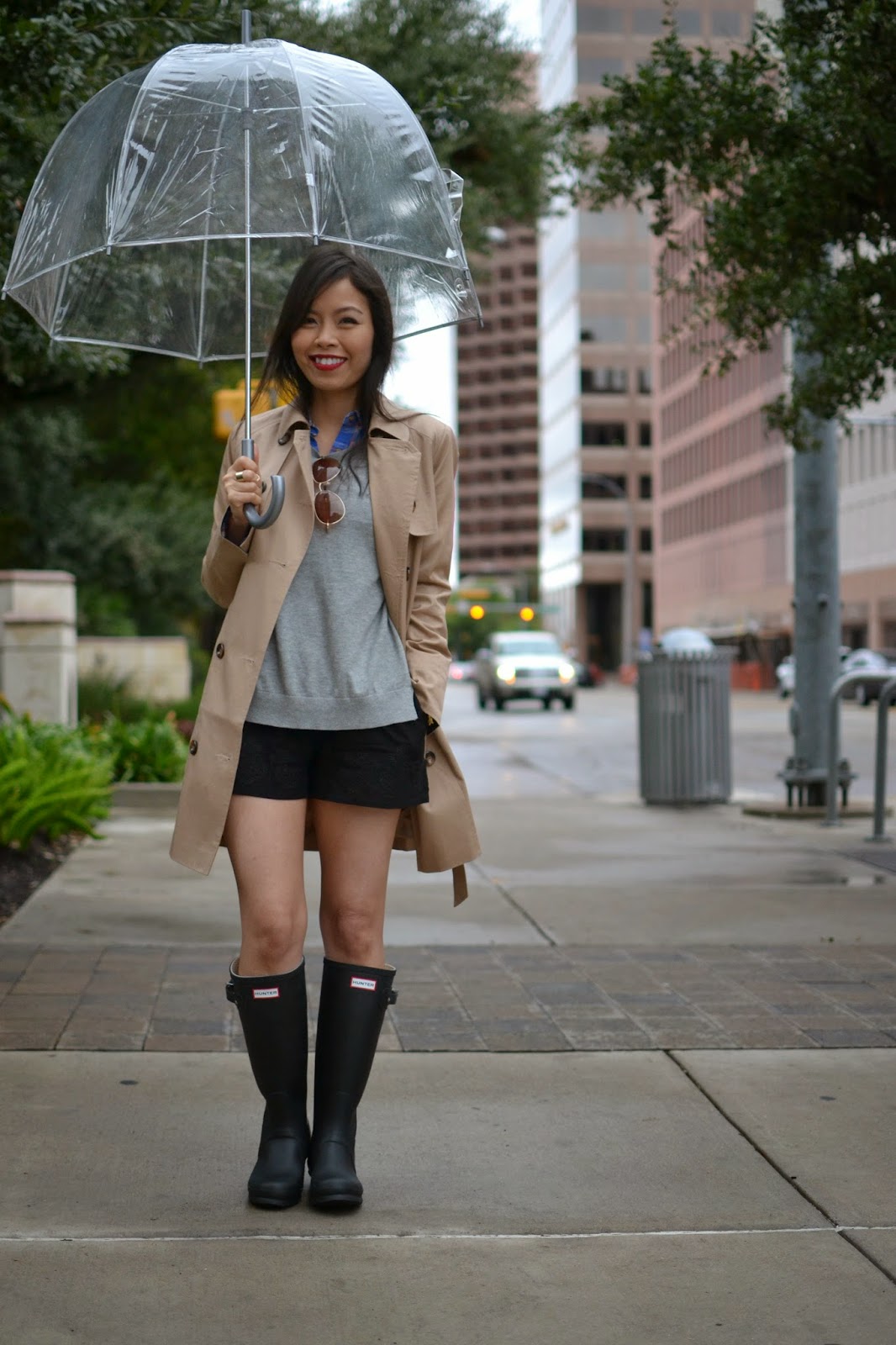 Style and Cappuccino : Rainy Morning: Trench Coat & Rain Boots